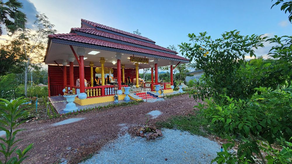 หลวงปู่ทวดลิ้นดำ วาจาสิทธิ์(เทพดำ)